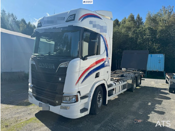 Konteineris-vežimus/ Sukeisti kūną sunkvežimis SCANIA R 580