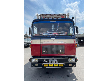 Furgonas sunkvežimis