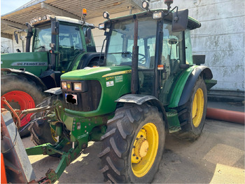 Traktorius JOHN DEERE 5075E