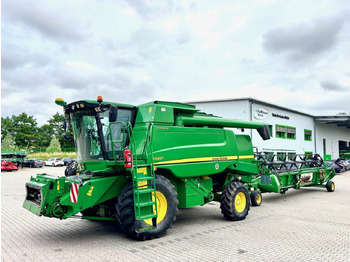 Derliaus nuėmimo kombainas JOHN DEERE T660