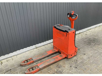 Padėklų krautuvas LINDE T16