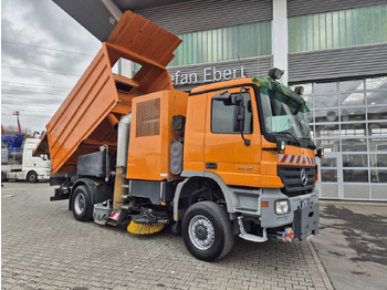 Gatvių šlavimo mašina Mercedes-Benz Actros 2032 A 4x4 Bucher STKF 9500 Airport 30x: foto 2