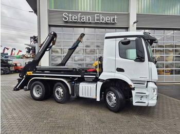 Nuožulnaus pakėlimo ant platformos sunkvežimis Mercedes-Benz Arocs 2543 L 6x2/4 Hiab TS 2018 TAZ Funk: foto 4