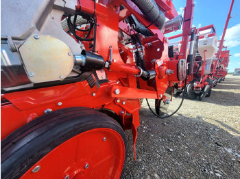 Tikslaus išsėjimo sėjamoji Six-row pneumatic precision seeder with depth fertilization Ozdoken VPKT-DG6: foto 3 Tikslaus išsėjimo sėjamoji Six-row pneumatic precision seeder with depth fertilization Ozdoken VPKT-DG6: foto 3