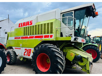 Derliaus nuėmimo kombainas CLAAS Mega