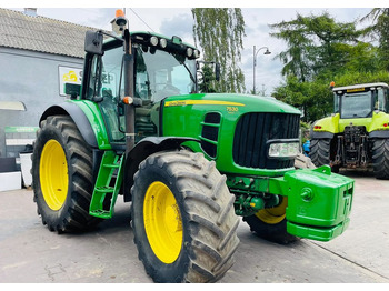 Traktorius JOHN DEERE 7530