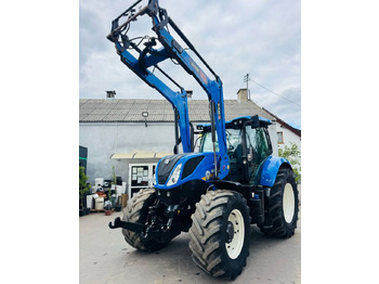 Traktorius NEW HOLLAND T7