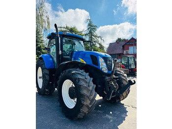 Traktorius NEW HOLLAND T7000