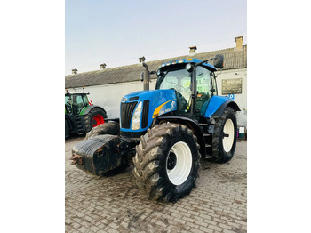 Traktorius NEW HOLLAND T8040