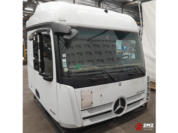 Kabina ir interjeras MERCEDES-BENZ