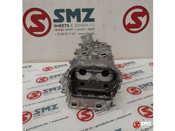 Variklis ir dalys - Lengvasis automobilis Mercedes-Benz Occ cilinderkop + kleppendeksel links AMG C63S Mer: foto 3