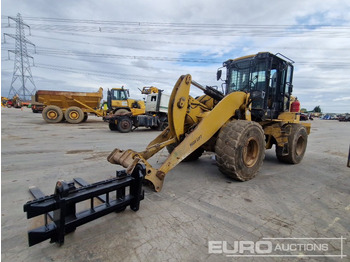 Ratinis krautuvas CATERPILLAR 930M
