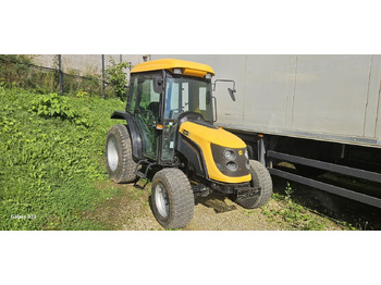 Traktorius JCB
