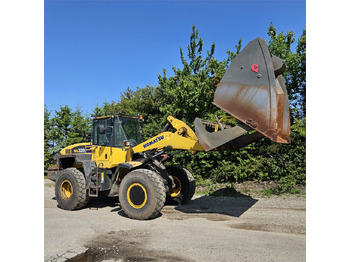 Ratinis krautuvas KOMATSU WA320-5