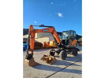 Ratinis ekskavatorius DOOSAN DX57W