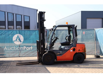 Dyzelinis krautuvas TOYOTA FDF 30