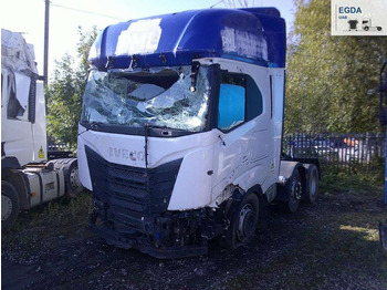 Vilkikas IVECO S-WAY