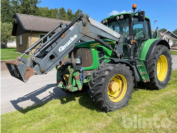 Traktorius JOHN DEERE 6830