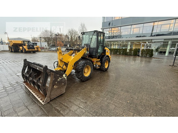 Ratinis krautuvas CATERPILLAR 908M