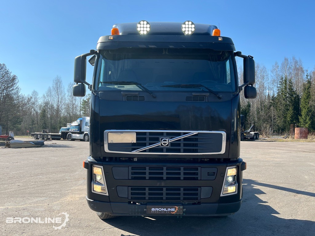 2005 Volvo FH12 8x4 + konkslift 26t - Hook-lift sunkvežimis: foto 3 2005 Volvo FH12 8x4 + konkslift 26t - Hook-lift sunkvežimis: foto 3