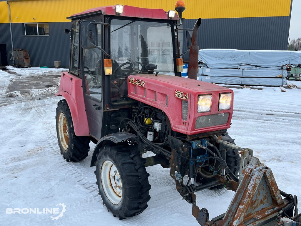 Traktorius, Sniego peilis 2016 Belarus 320.4 Tractor + Snow plow: foto 6