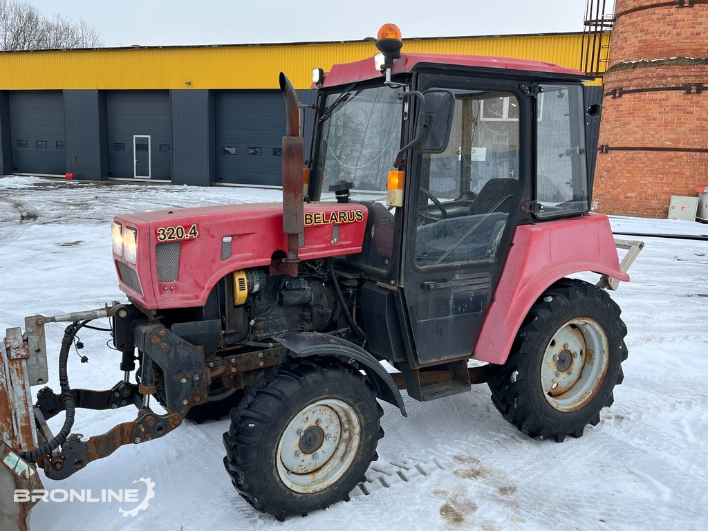 Traktorius, Sniego peilis 2016 Belarus 320.4 Tractor + Snow plow: foto 7