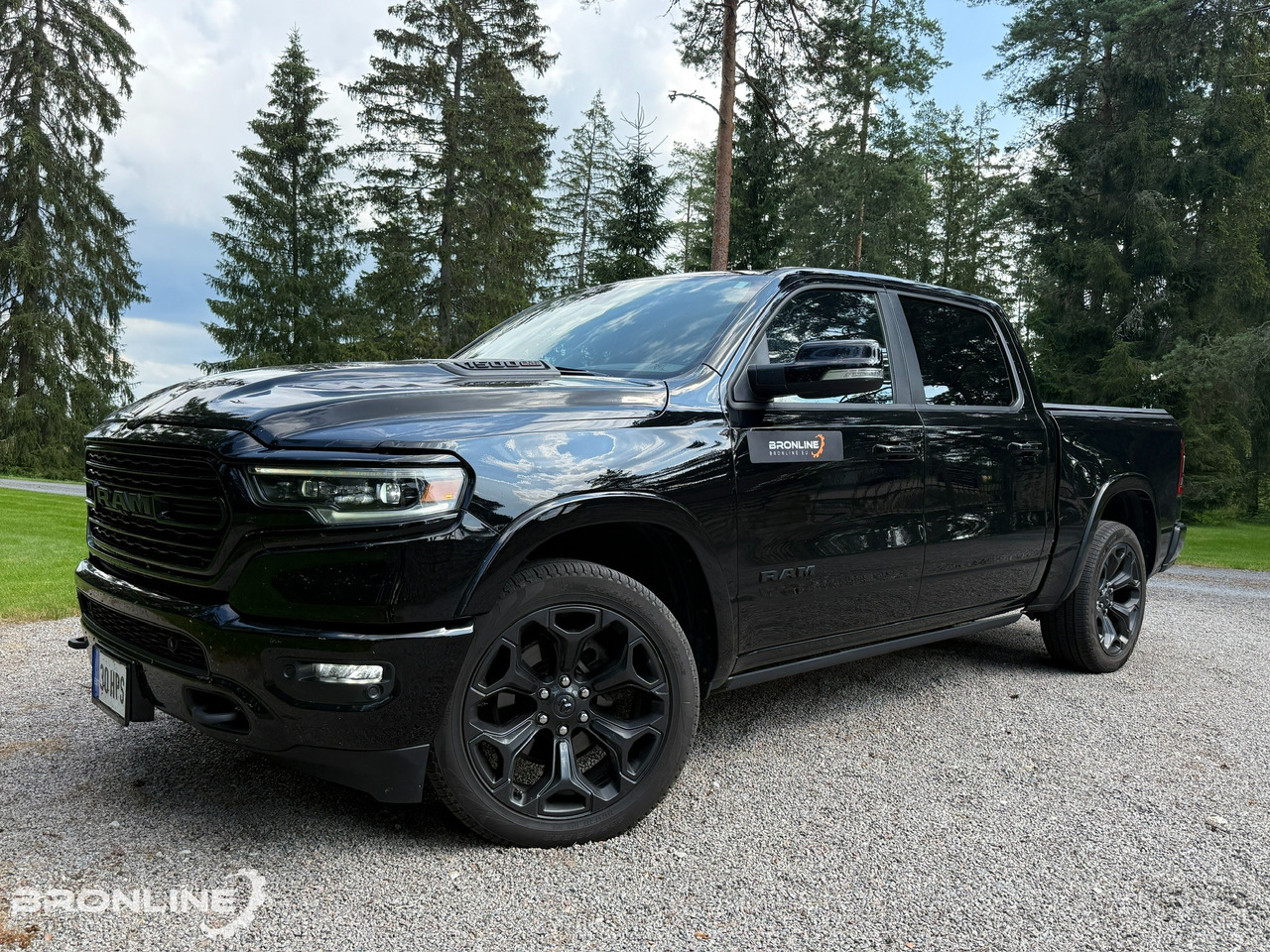 2021 RAM 1500 Limited 3.0d 194kW Crew Cab 4X4 N1 - Pikapas: foto 1 2021 RAM 1500 Limited 3.0d 194kW Crew Cab 4X4 N1 - Pikapas: foto 1