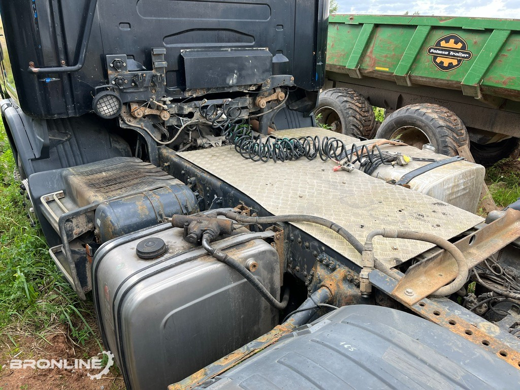 2001 SCANIA R124 6x2 Mootoririkkega/Faulty engine - Vilkikas: foto 5 2001 SCANIA R124 6x2 Mootoririkkega/Faulty engine - Vilkikas: foto 5