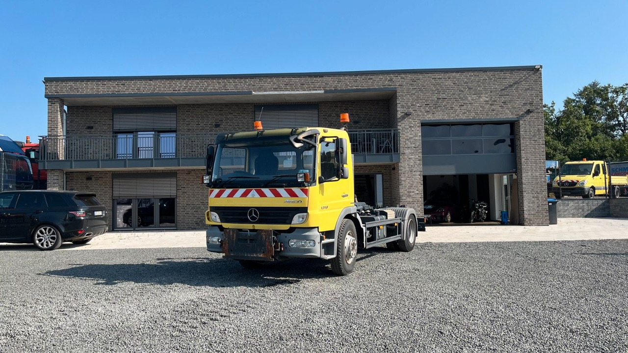 Mercedes-Benz 1318 1218 Abrollkipper Mercedes-Benz 1318 1218 Abrollkipper - Hook-lift sunkvežimis: foto 1 Mercedes-Benz 1318 1218 Abrollkipper Mercedes-Benz 1318 1218 Abrollkipper - Hook-lift sunkvežimis: foto 1