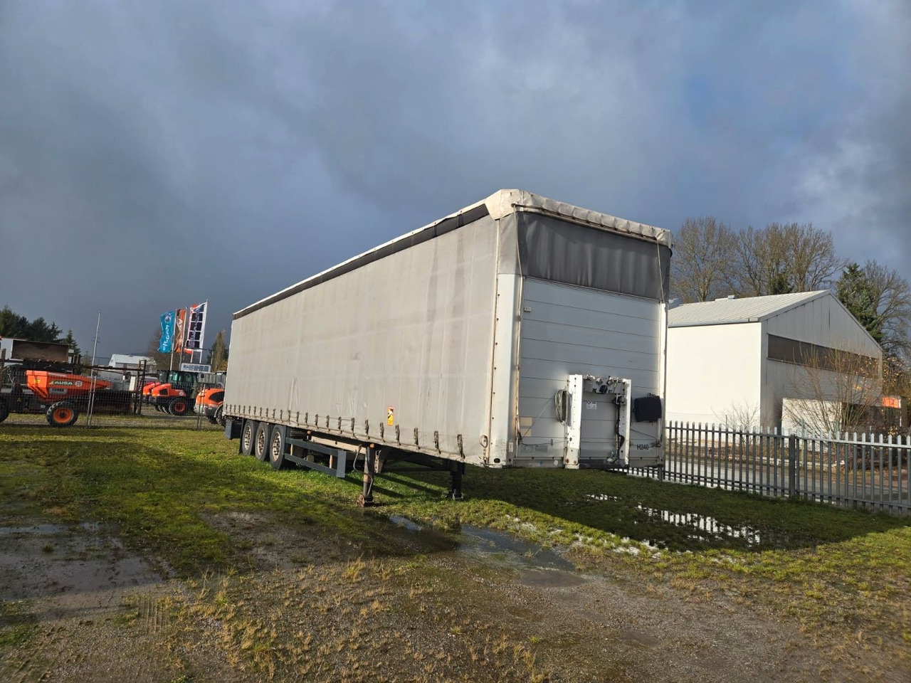 Schmitz Cargobull SCS 24/L - 13.62 EB Pritsche + Plane - Tentinė puspriekabė: foto 1 Schmitz Cargobull SCS 24/L - 13.62 EB Pritsche + Plane - Tentinė puspriekabė: foto 1