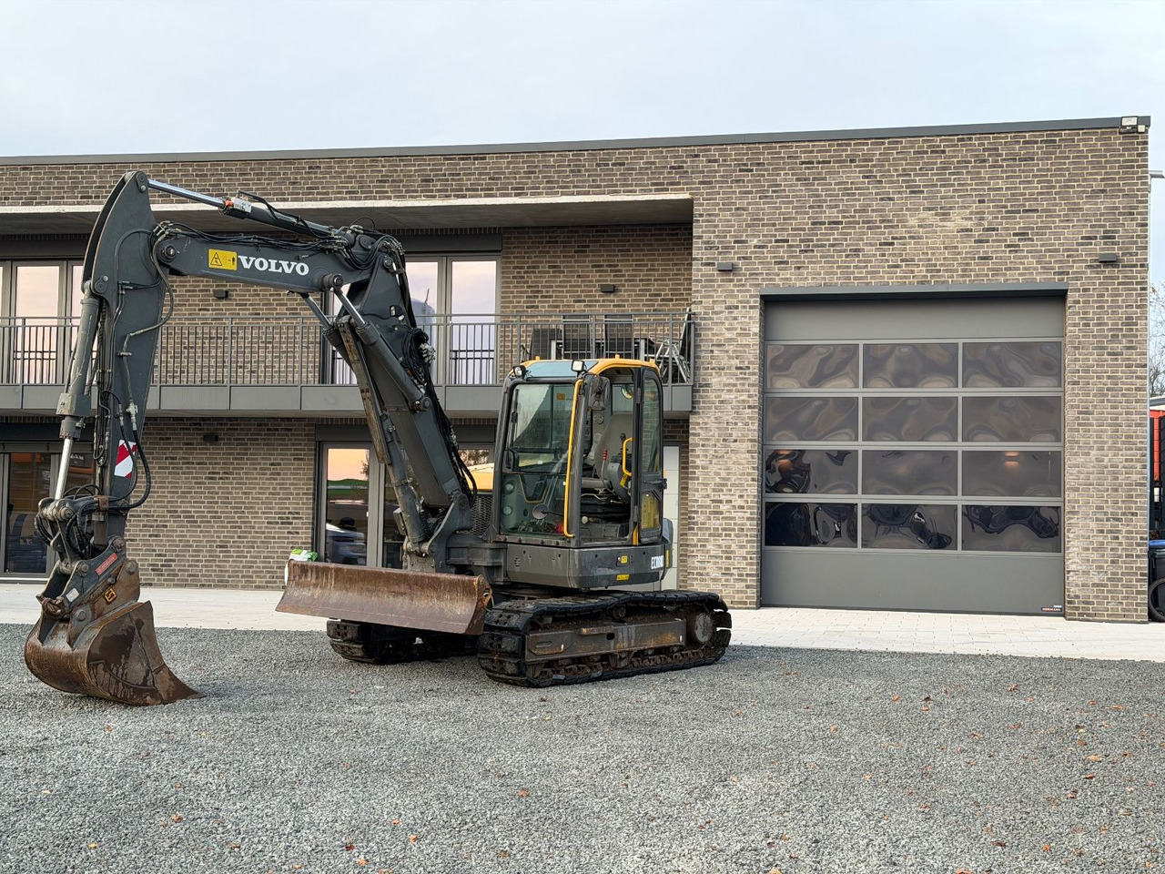 Volvo ECR 88 D Verstellauslger OQ Oilquick - Mini ekskavatorius: foto 1 Volvo ECR 88 D Verstellauslger OQ Oilquick - Mini ekskavatorius: foto 1