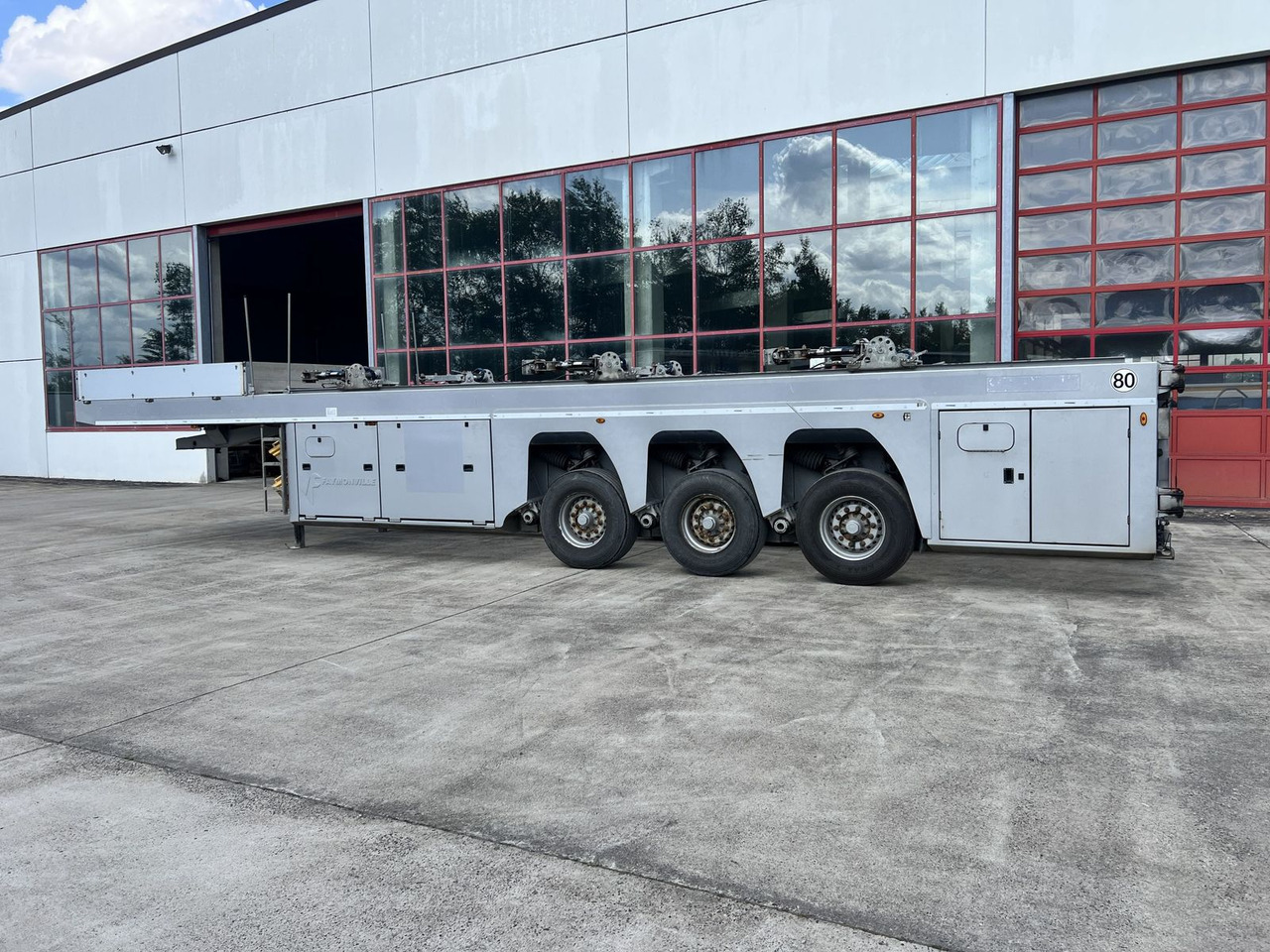 Faymonville 3-Achs-Beton-Innenlader PREFAMAX, Wenig Benutzt - Žemo profilio platforma puspriekabė: foto 1 Faymonville 3-Achs-Beton-Innenlader PREFAMAX, Wenig Benutzt - Žemo profilio platforma puspriekabė: foto 1