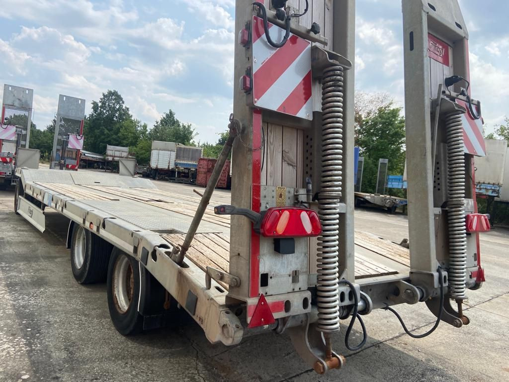 Goldhofer t3 3 Achs Tiefladeranhänger - Žemo profilio platforma priekaba: foto 4 Goldhofer t3 3 Achs Tiefladeranhänger - Žemo profilio platforma priekaba: foto 4