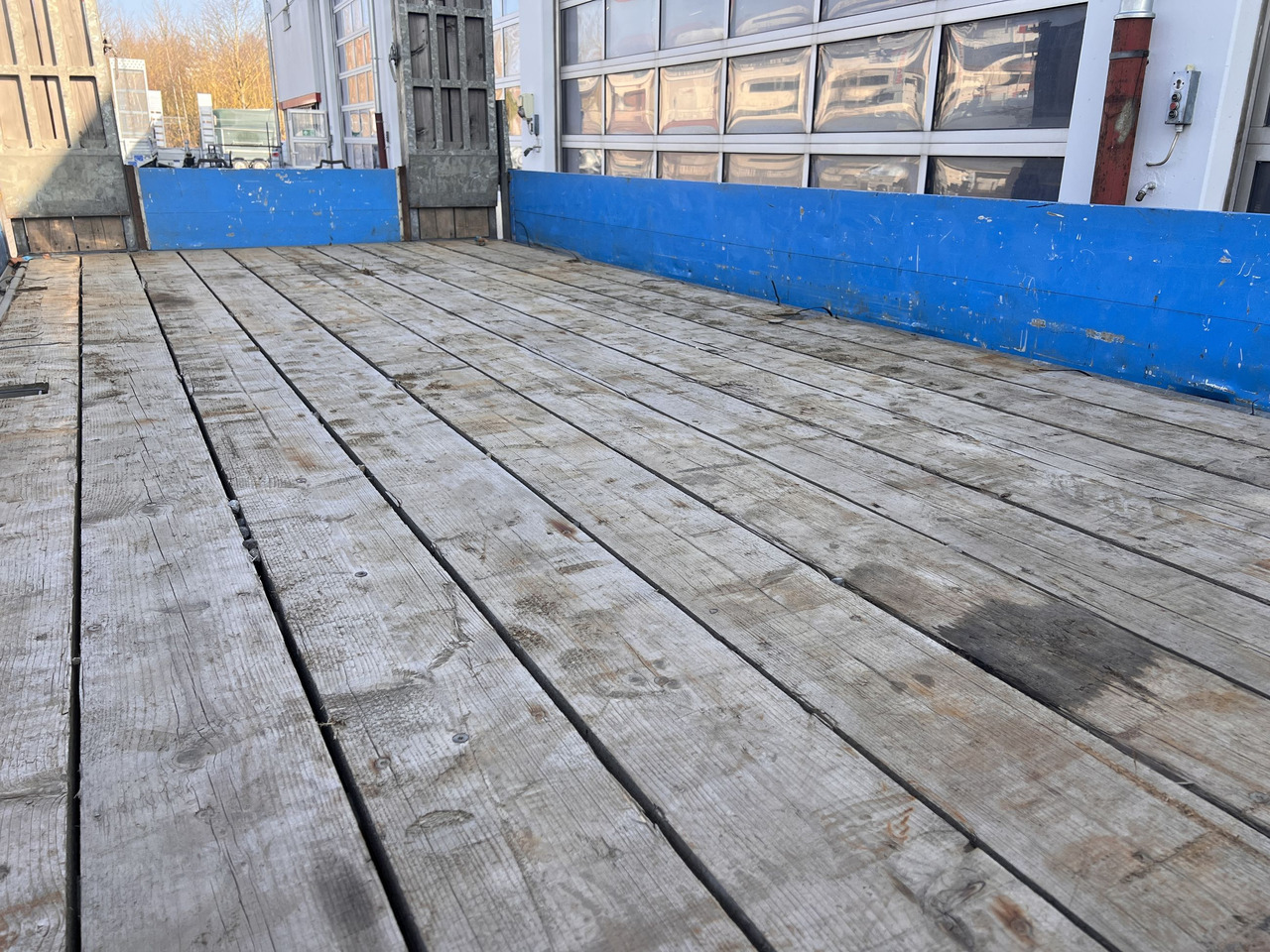 Humbaur HBTZ 136224 TA-BS 13,6 t Tandemtieflader - Žemo profilio platforma priekaba: foto 4 Humbaur HBTZ 136224 TA-BS 13,6 t Tandemtieflader - Žemo profilio platforma priekaba: foto 4