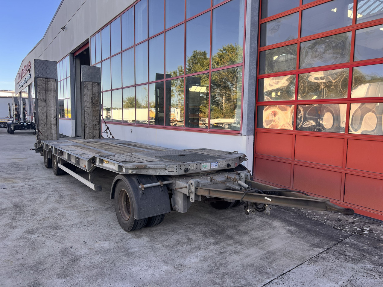 Humbaur HTD 30 3 Achs Tiefladeranhänger, verzinkt - Žemo profilio platforma priekaba: foto 3 Humbaur HTD 30 3 Achs Tiefladeranhänger, verzinkt - Žemo profilio platforma priekaba: foto 3