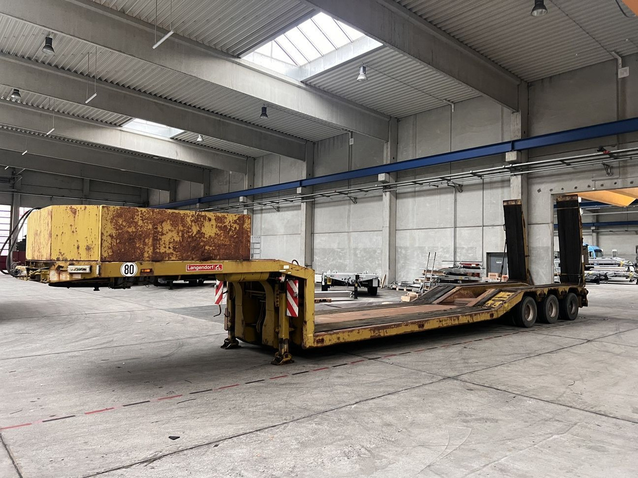 Langendorf 3 Achs Tiefbett- Satteltieflader - Žemo profilio platforma puspriekabė: foto 1 Langendorf 3 Achs Tiefbett- Satteltieflader - Žemo profilio platforma puspriekabė: foto 1