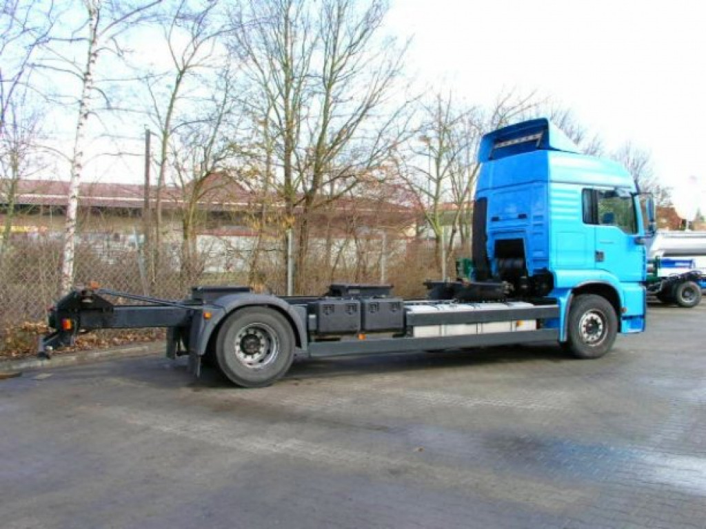 MAN TGA 02 18.410 TGA2 Achs BDF- LKW - Konteineris-vežimus/ Sukeisti kūną sunkvežimis: foto 4 MAN TGA 02 18.410 TGA2 Achs BDF- LKW - Konteineris-vežimus/ Sukeisti kūną sunkvežimis: foto 4