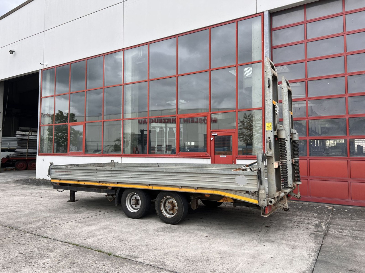 Möslein 13 t Tandemtieflader - Žemo profilio platforma priekaba: foto 4 Möslein 13 t Tandemtieflader - Žemo profilio platforma priekaba: foto 4