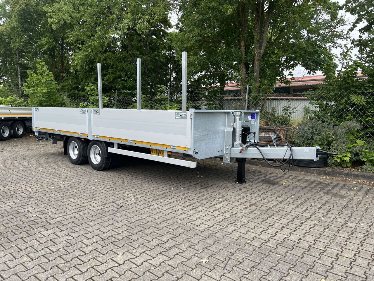 Möslein 14,4 t Tandem- Pritschenanhänger- Tieflader - Žemo profilio platforma priekaba: foto 4 Möslein 14,4 t Tandem- Pritschenanhänger- Tieflader - Žemo profilio platforma priekaba: foto 4
