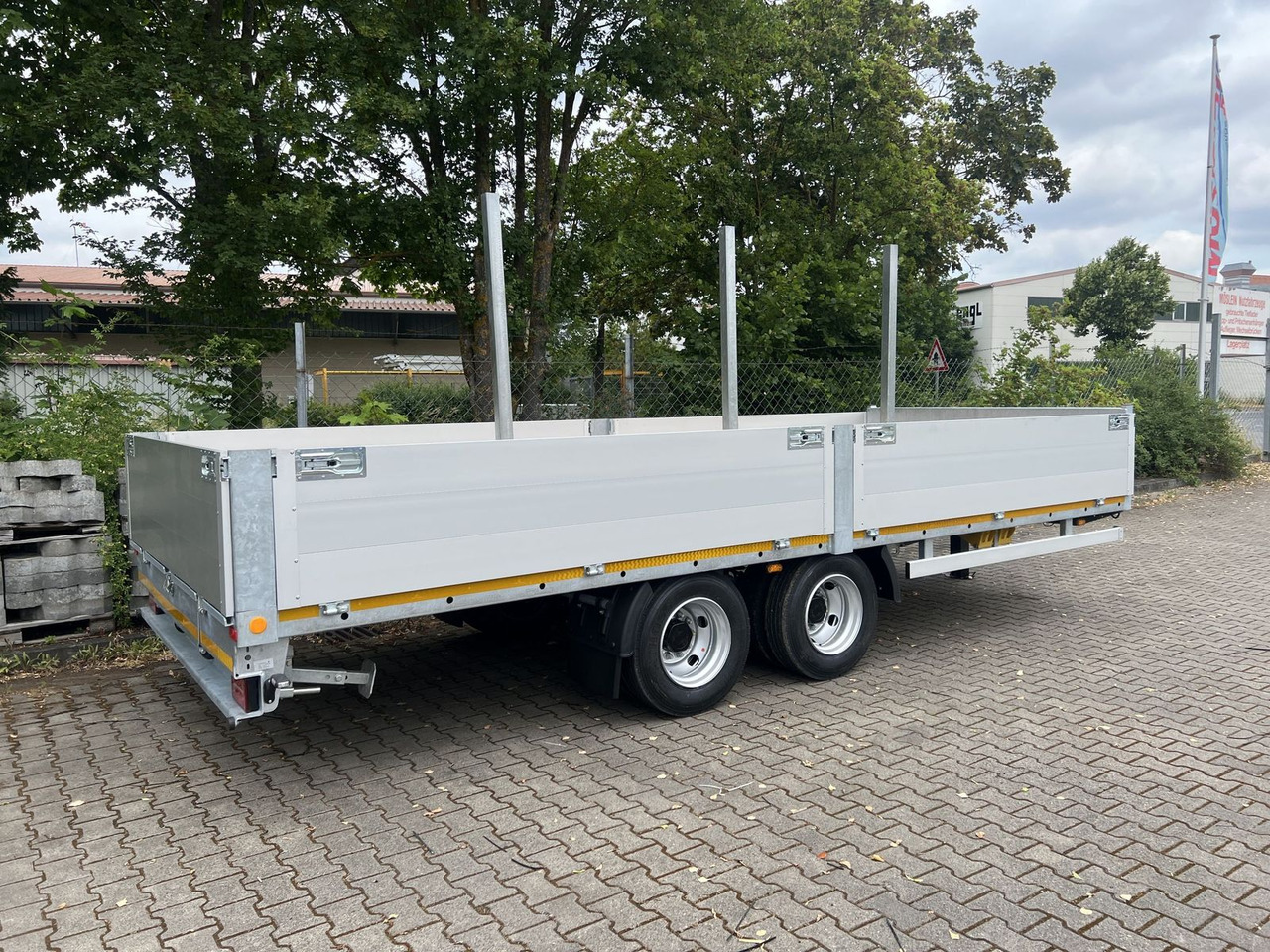Möslein 14,4 t Tandem- Pritschenanhänger- Tieflader - Žemo profilio platforma priekaba: foto 3 Möslein 14,4 t Tandem- Pritschenanhänger- Tieflader - Žemo profilio platforma priekaba: foto 3