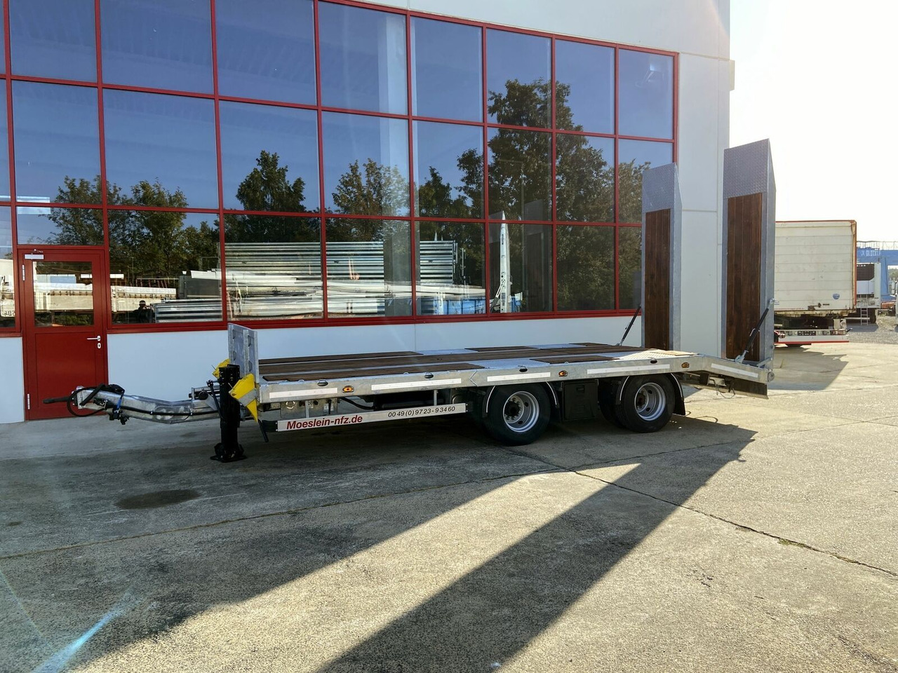 Möslein 21 t Tandemtieflader, Luftgefedert, NEU - Žemo profilio platforma priekaba: foto 2 Möslein 21 t Tandemtieflader, Luftgefedert, NEU - Žemo profilio platforma priekaba: foto 2