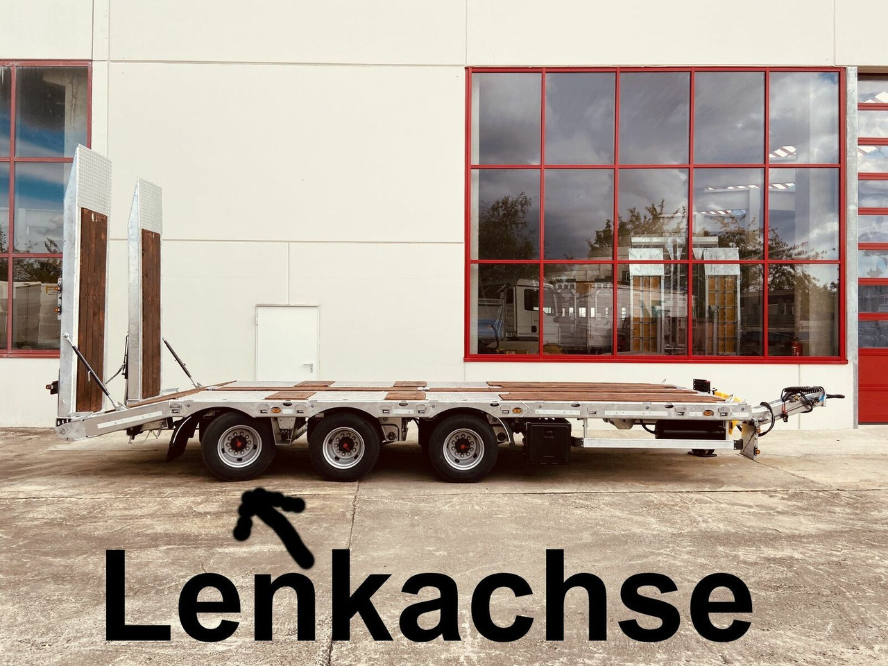 Möslein 31 t Tridem- Tieflader 3 Achs, 8 m LadeflächeNe - Žemo profilio platforma priekaba: foto 2 Möslein 31 t Tridem- Tieflader 3 Achs, 8 m LadeflächeNe - Žemo profilio platforma priekaba: foto 2