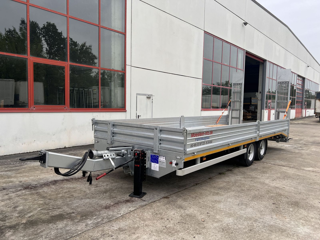 Möslein Neuer Tandemtieflader, 7,28 m Ladefläche - Žemo profilio platforma priekaba: foto 2 Möslein Neuer Tandemtieflader, 7,28 m Ladefläche - Žemo profilio platforma priekaba: foto 2