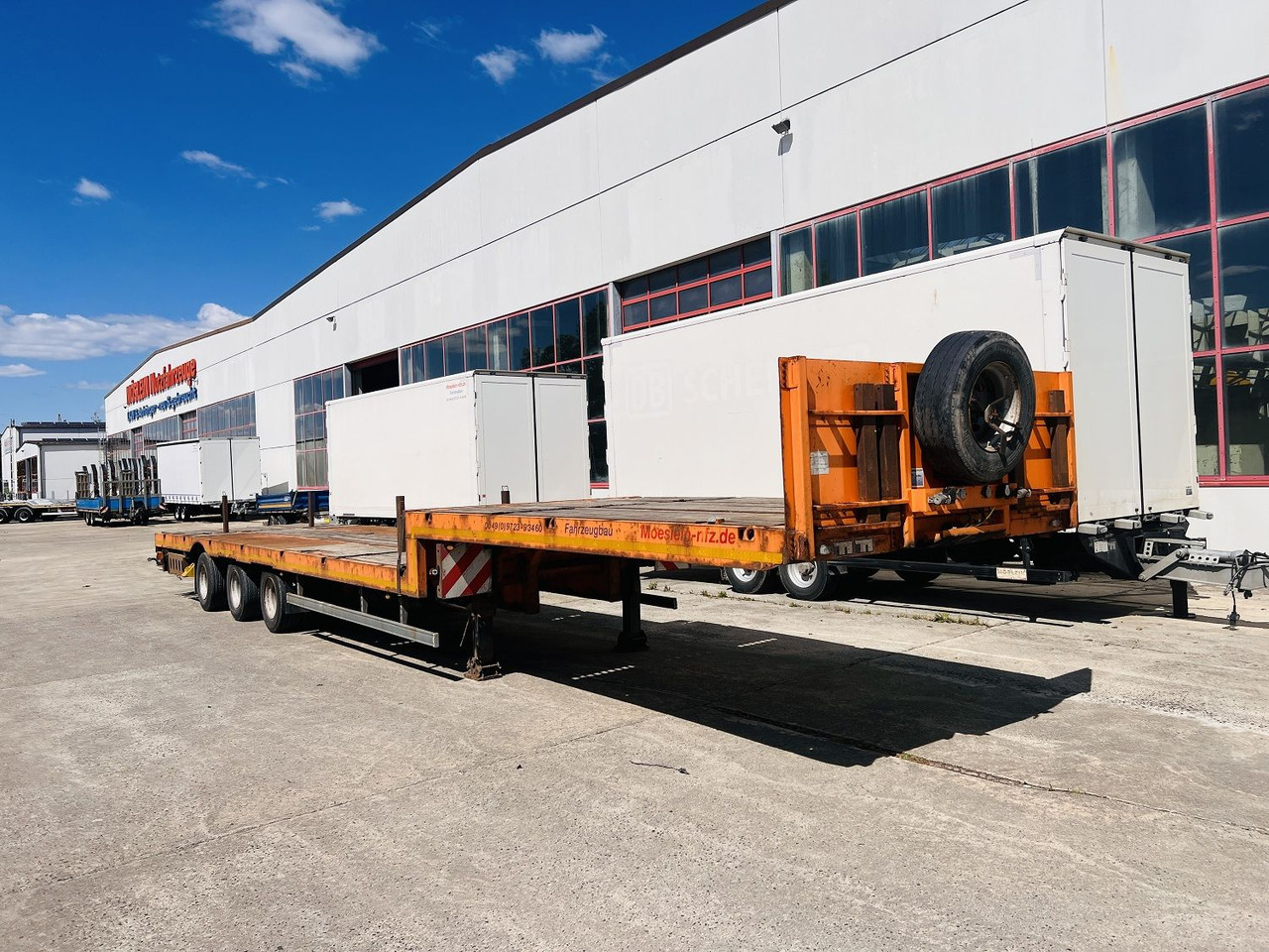 Möslein STO 3 Schwebheim 3 Achs Satteltieflader Plato 45 t GGfür Fertigteile, Baumaschinen oder Container - Žemo profilio platforma puspriekabė: foto 3 Möslein STO 3 Schwebheim 3 Achs Satteltieflader Plato 45 t GGfür Fertigteile, Baumaschinen oder Container - Žemo profilio platforma puspriekabė: foto 3
