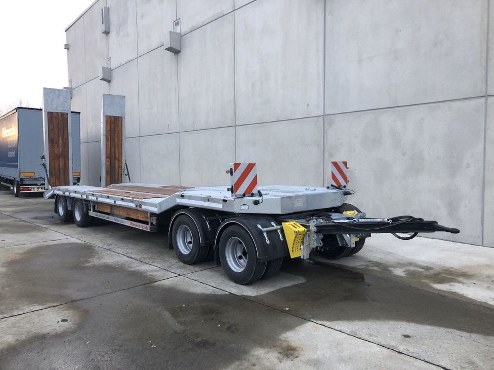 Möslein T 4 VB H1 neuer 4 Achs Tieflader hydraulischen Rampen - Žemo profilio platforma priekaba: foto 5 Möslein T 4 VB H1 neuer 4 Achs Tieflader hydraulischen Rampen - Žemo profilio platforma priekaba: foto 5