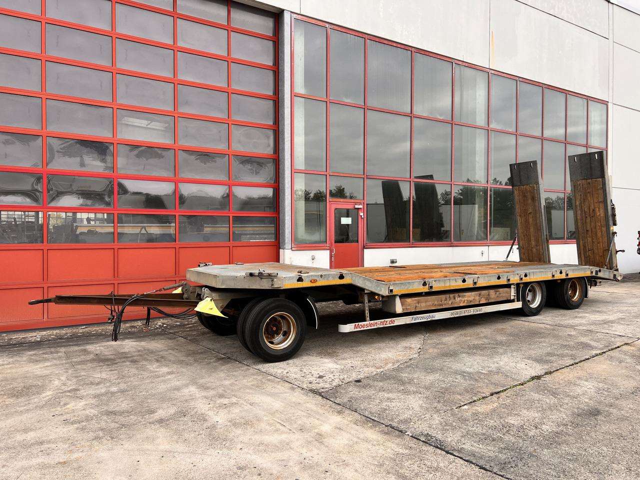 Möslein TF3 Schwebheim  3 Achs Tiefladeranhänger - Žemo profilio platforma priekaba: foto 5 Möslein TF3 Schwebheim  3 Achs Tiefladeranhänger - Žemo profilio platforma priekaba: foto 5