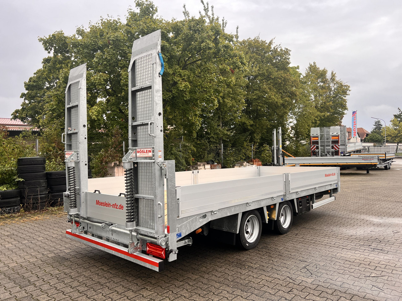 Möslein TT 14 14,4 t TandemtiefladerNeufahrzeug - Žemo profilio platforma priekaba: foto 3 Möslein TT 14 14,4 t TandemtiefladerNeufahrzeug - Žemo profilio platforma priekaba: foto 3