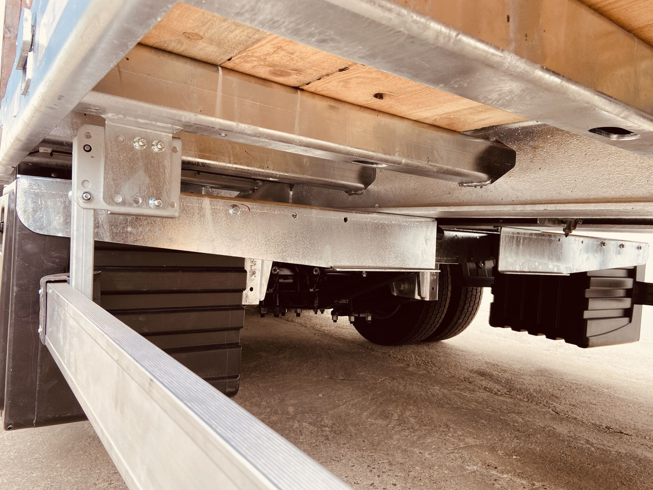 Nauja Žemo profilio platforma priekaba pervežimui sunkiosios technikos Möslein TT 28 Tridem- Tieflader 3 Achs, gelenktNeufahrzeug: foto 11 Nauja Žemo profilio platforma priekaba pervežimui sunkiosios technikos Möslein TT 28 Tridem- Tieflader 3 Achs, gelenktNeufahrzeug: foto 11