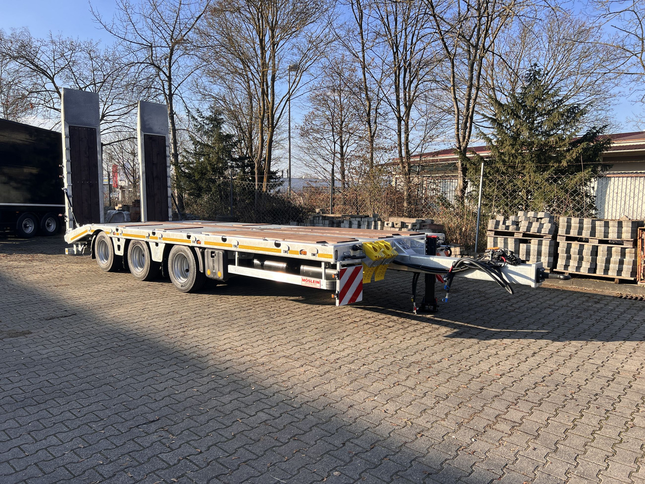 Möslein TT 32 Zugrohr gerade 34 t GG Tridem- Tieflader 3 Achs, gelenktNeufahrzeug - Žemo profilio platforma priekaba: foto 5 Möslein TT 32 Zugrohr gerade 34 t GG Tridem- Tieflader 3 Achs, gelenktNeufahrzeug - Žemo profilio platforma priekaba: foto 5