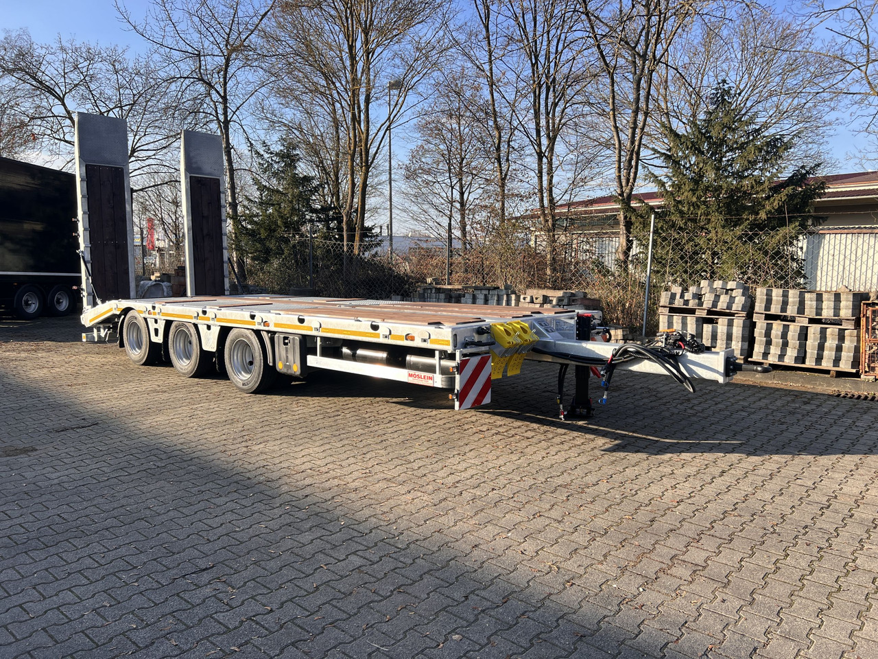 Möslein TT 34 Zugrohr Gerade 34 t GG Tridem- Tieflader 3 Achs, gelenktNeufahrzeug - Žemo profilio platforma priekaba: foto 3 Möslein TT 34 Zugrohr Gerade 34 t GG Tridem- Tieflader 3 Achs, gelenktNeufahrzeug - Žemo profilio platforma priekaba: foto 3